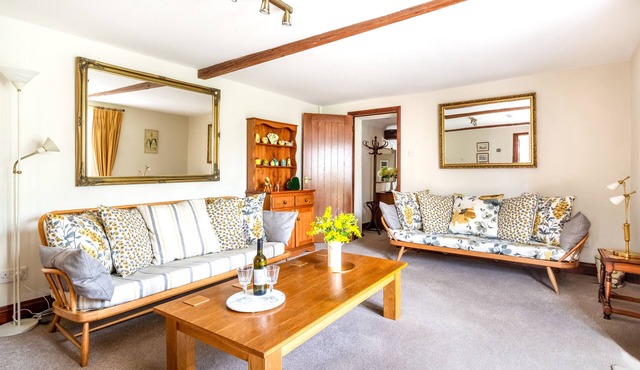 The Dollery - Two Bedroom House, Sleeps 4