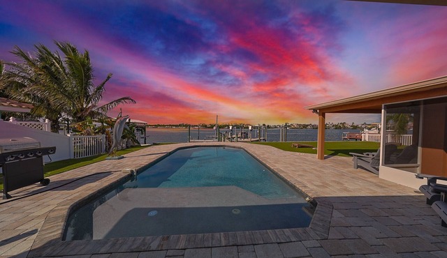 The Dolphin Inn with views of Tampa Bay & Marina