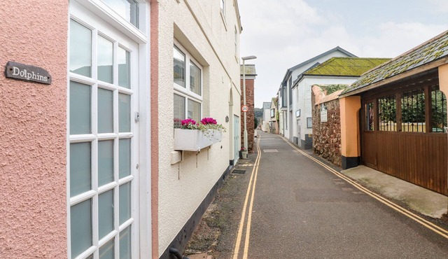 THE DOLPHINS, pet friendly, luxury holiday cottage in Shaldon