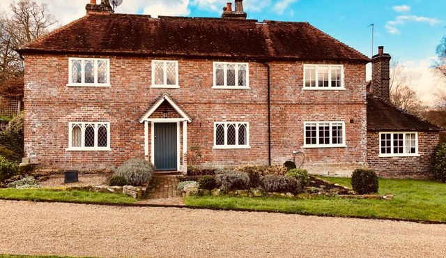 The Dorset Arms Cottage & Pub Rooms