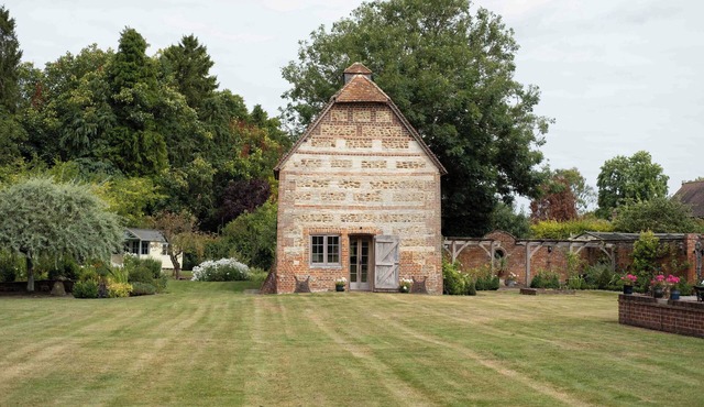 The Dovecote, historic cottage in a peaceful garden