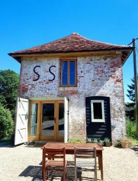 The Dovecote - unique self-contained 1bed renovated barn