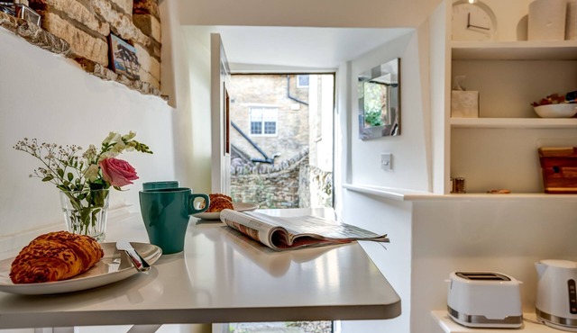 The Dovecote | Woodstock Holiday Let | 1 Bed & Sleeps 2