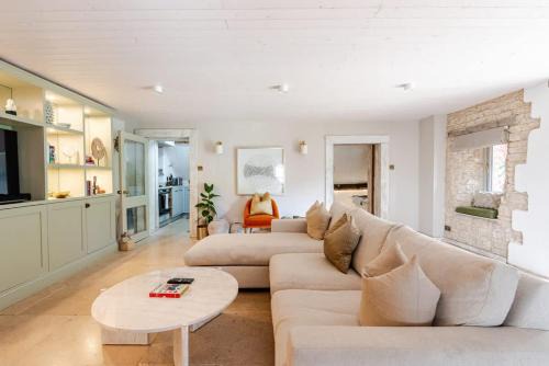 The Dovetail - Cotswolds Living