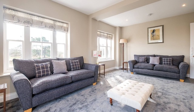 The Dower House - sleeps 8 guests in 4 bedrooms