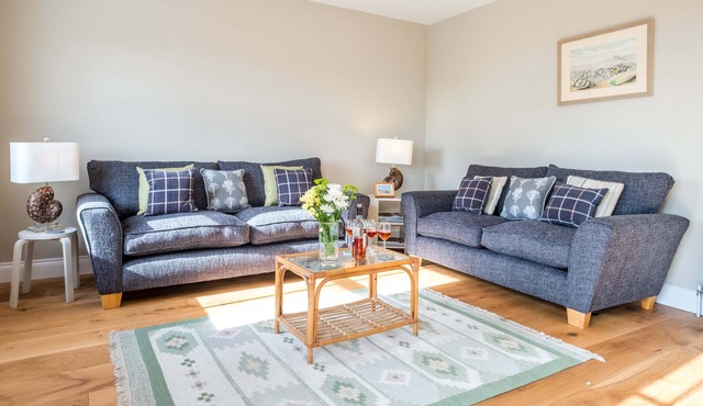 The Dower Lodge - sleeps 5 guests in 3 bedrooms