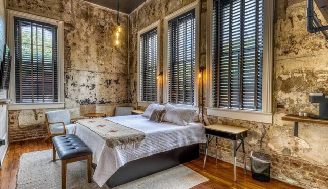The downtown Brenham Schoolhouse Hotel, Room C
