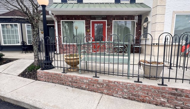 The DOWNTOWN LOFT, on the square, across from Piedmont University, sleeps 4.