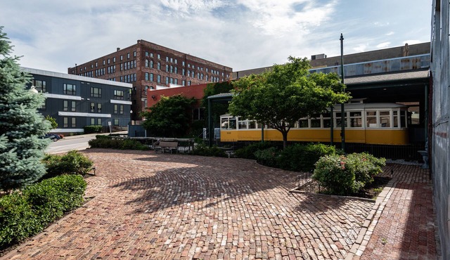 The Downtown Omaha Oasis- over 10,000 sq ft includes arcade & rooftop w/hot tub