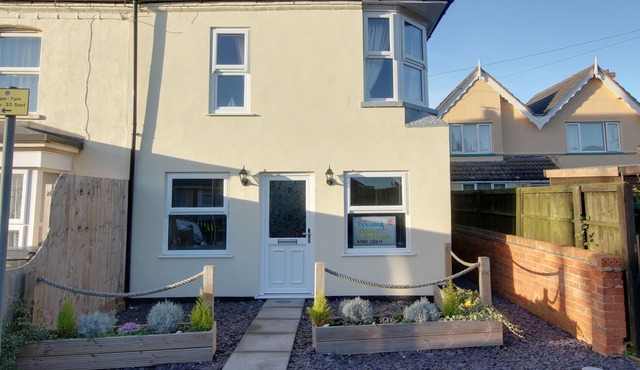 The Dowsing, a stunning refurbished property, a stones throw from the beach.