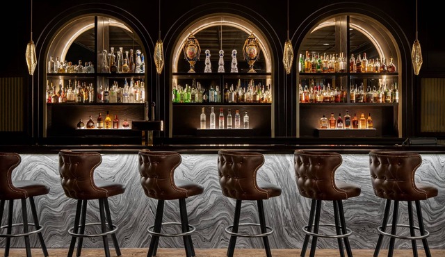 The Drake Oak Brook, Autograph Collection