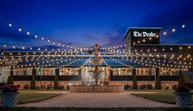 The Drake Oak Brook, Autograph Collection