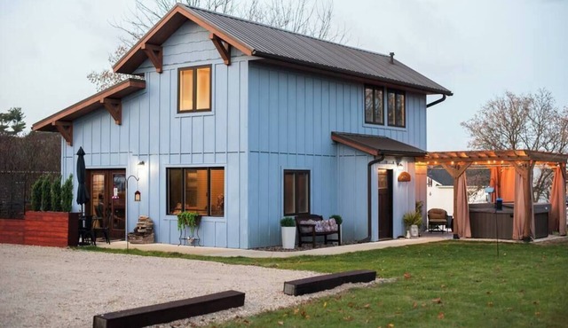 The Driftless Blue Villa | Hot Tub & Fireplace | Close to Downtown
