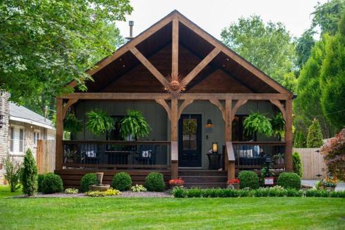 The Dryer House center city pet friendly home