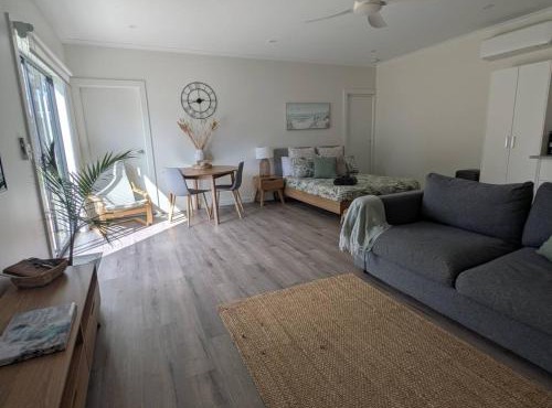 The Duck House Rural and close to main town