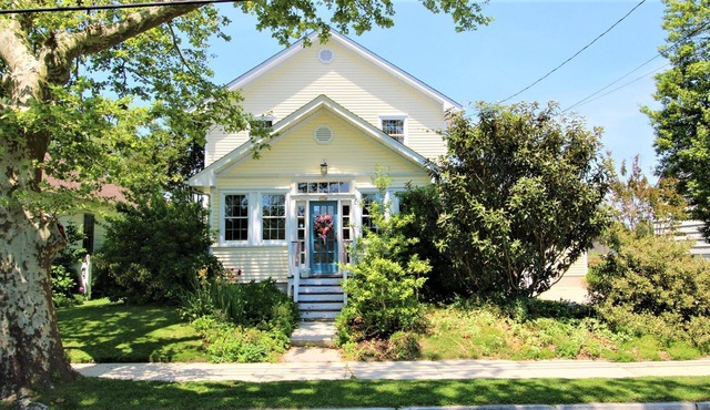 The Duck Pond Cottage presented by Homestead Real Estate!