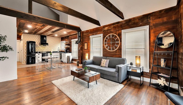The Duet 1 BR- Just Steps from Baylor University and Minutes from The Silos