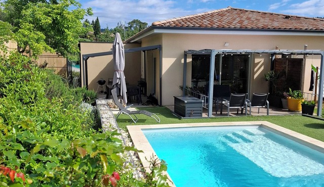 The dugradus butterfly house