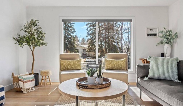 The Duke| Spacious | Upscale | Close to DT