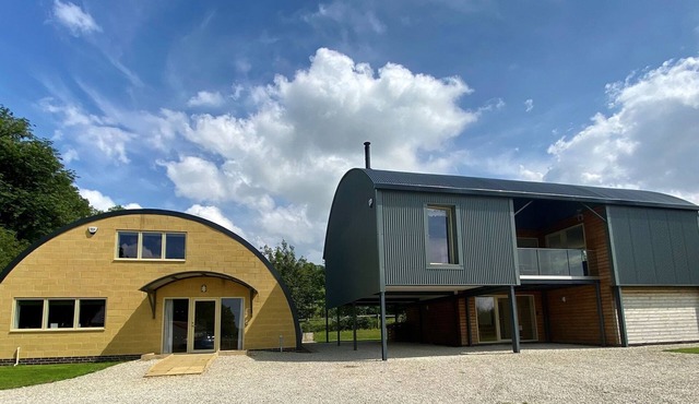 The Dutchy - sleeps 14 guests in 7 bedrooms