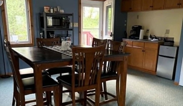 The Eagle's Nest: 1 BDR PLUS studio bed nestled outside the city of Pittsburgh