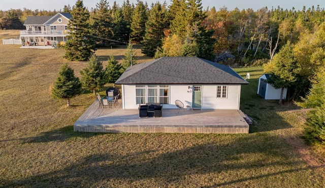 The Eagle’s Nest – Malpeque Bay Retreat Steps from Kite Point Beach