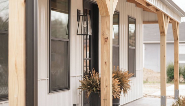 The Eagles Nest Cottage near Campus, Ozarks, Weddings, River, Lakes, Trails