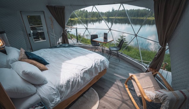 The Eagles Nest dome - Secluded lakeview w/hot tub - 20 mins from St. Andrews!