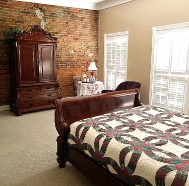 The Eagles Nest Inn