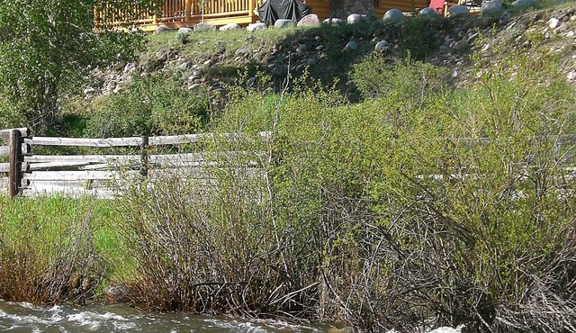 The" Eaglesnest" Is A High End Cabin Over Looking Rock Creek.