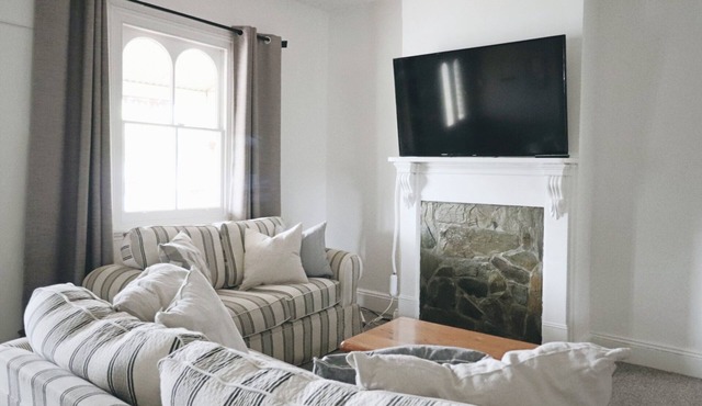 The Early Settler 200 metres from CBD