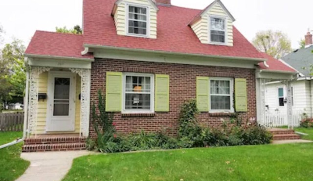 The East Side Inn is a charming little house in the small town of Morris, Minnesota.