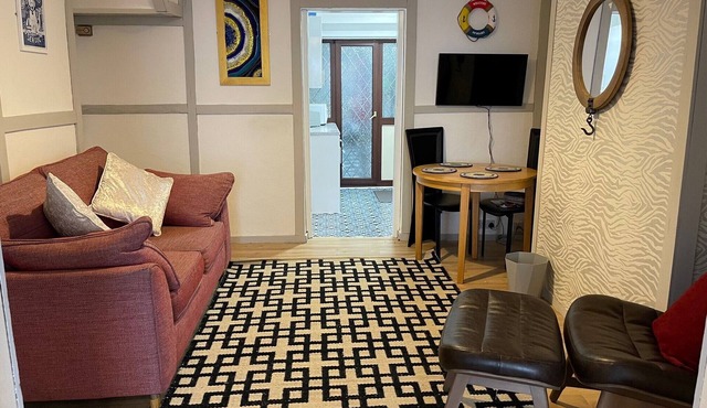 "The Eastbourne" Pet Friendly Seafront Apartment