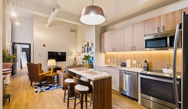 The Echelon | 1BR | Rooftop Pool + Pet Park + King