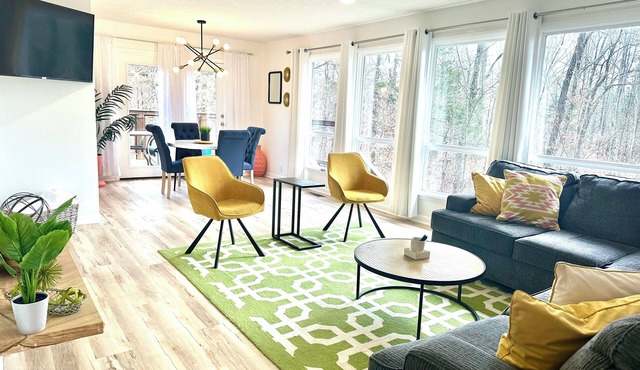 The Eclectic Abode- by Downtown, I-40 & Lake. Nestled in the woods