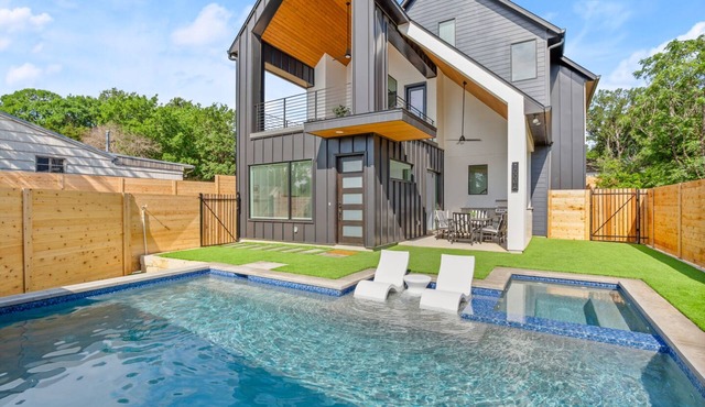 The Eddy Retreat - Downtown Views with Pool + Hot Tub