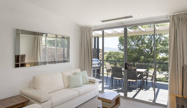 The Edge 5 - Modern 2BR Apartment l WiFi l Lrg Balcony