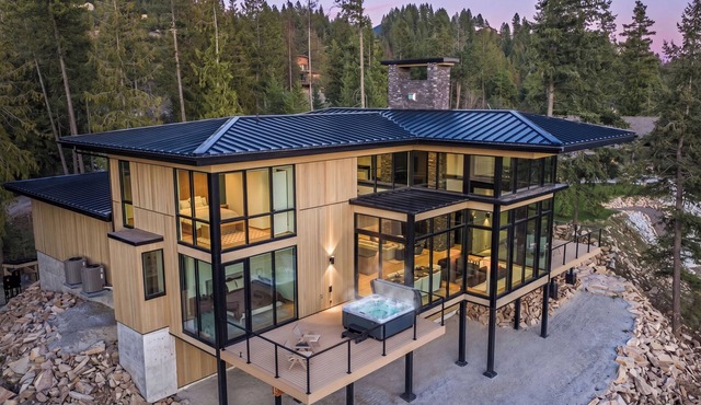The Edge - Architectural Luxury w Lake & Mtn Views