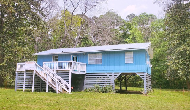 The Edisto Escape 5 Min Drive From Beach - 3bdrm, sleeper, NEW Queen Beds!