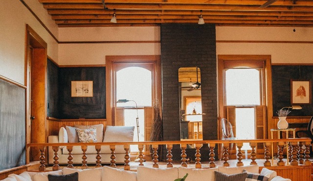 The Edward - A Modern/Historic Luxury Escape