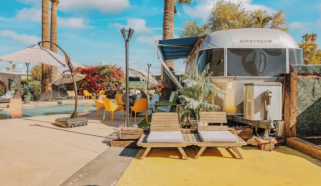 The Egyptian - Retro Modern Motel - Room 203