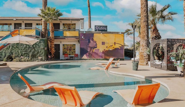 The Egyptian - Retro Modern Motel - Room 201