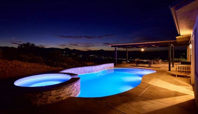 The El Dorado - Salt Water Pool and Spa - Amazing Views - Modern and Spacious