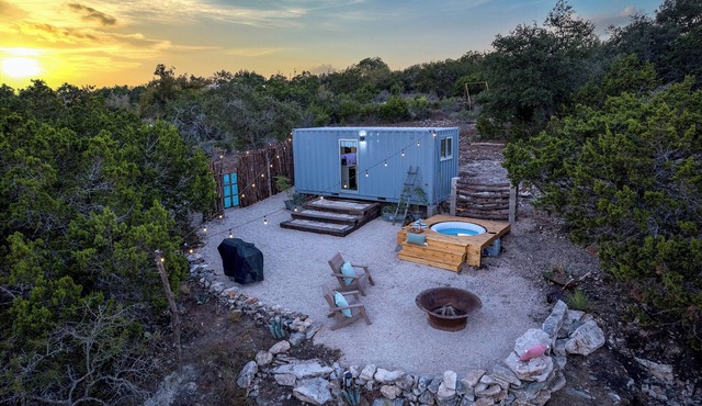 The Elegant Casa Agave. nHOT TUB minutes from Fredericksburg