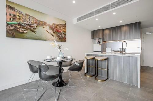 The Elegant Deco Apartment World class building