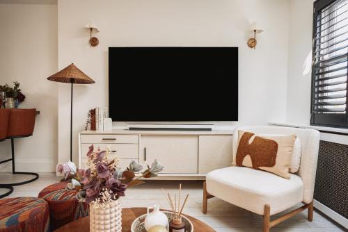 The Elegant Fulham Maisonette with Terrace