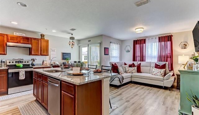 The Elizabeth condo near Baymeadows w/balcony