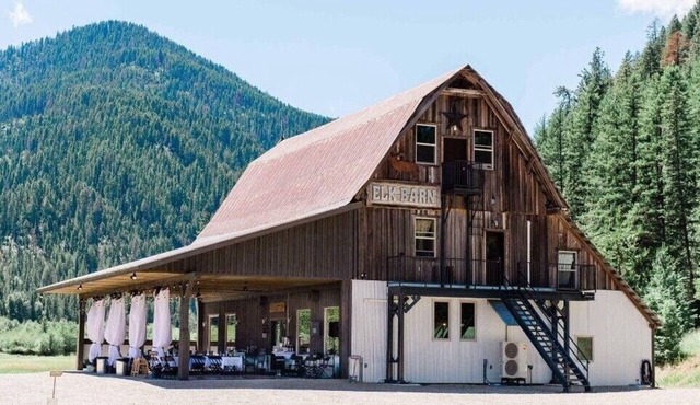THE ELK BARN INN - Guest Ranch - Lodge - NW Montana