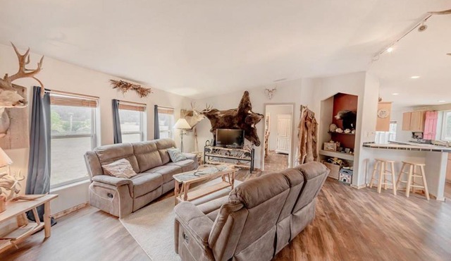 The Elk Run 2 bed 2 bath family retreat with wifi