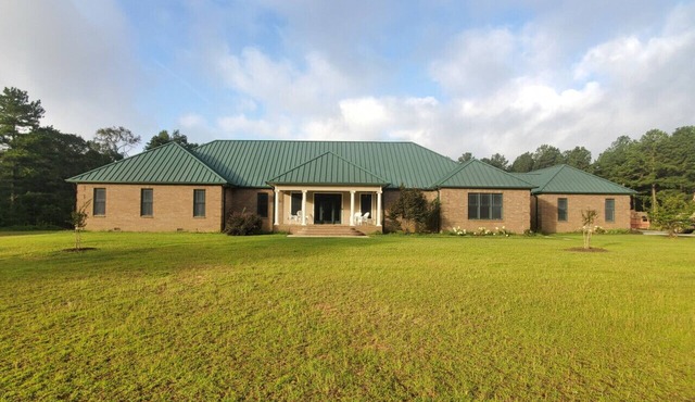 The Elko Escape Close to Fairgrounds